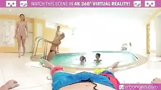 مصارعة المص: نجمتان إباحيتان تفرغان خصيتي