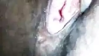 زوجة هولندية تمص قضيب زوجها الهندي الكبير في ساونا رطبة