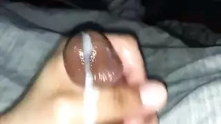 مقيدة ومثارة: ثعلبة سمراء تبلغ ذروة لا يمكن السيطرة عليها