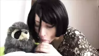 عزلة حسية: تهمس بكل تفاصيل علاقتها الحارة