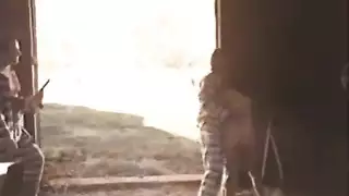 طالبات جامعيات بالغات حديثًا في مشاهد بي دي إس إم صريحة وجنس قاسي