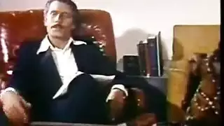 فيلم إكس إكس إكس: السمراوات ضخمات الثدي تأخذ عدة أزبار