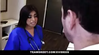 بنت يهددهة بالفيديو بزاز كبيرة