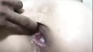 سارة تمارس الجنس بشدة مع رجل أسود قوي