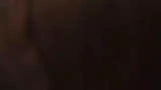 مسمار أسود يضرب فتاة ساخنة بقوة في فيلم إباحي صريح