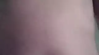 ساتومي كاجاوا تأخذ عدة قضبان سوداء صلبة في فمها