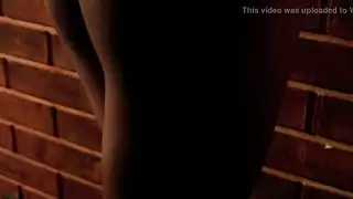 مراهقان صغيران يمارسان الجنس بفتحاتهم بقضيب سميك واحد