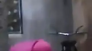 تقى العاهرة في فعل ثلاثي صريح