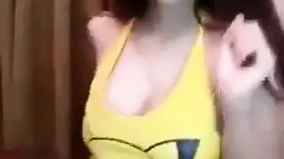 فتاة واحدة تحصل على صب منفرد