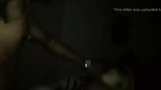 الثور الأكبر سناً بقضيبه الضخم يمارس الجنس مع جميع فتحاتي