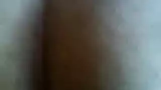 امرأة متزوجة تحشو حلق عشيقها ثم تحفر بقوة