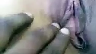 عاهرة من حي شبرا في القاهرة في فعل عنيف مع عدة رجال