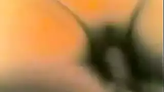 الحبيبة أنجي تحب الجنس الفموي العميق والضرب القاسي في السرير