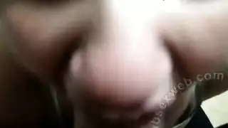 مص هاردكور: فتاة جزائرية تأخذ زبًا عملاقًا في فمها