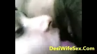 فتاة هندية جامعية تلقح كسها وتنك نيك قوي