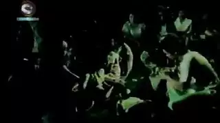 تقبيل شغف للرقبة وجنس شرجي مكثف بقضيب كبير