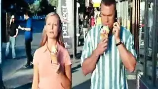 أفلام زوجية مثيرة: زوجة جميلة تجعل زوجها منتصبًا بقوة