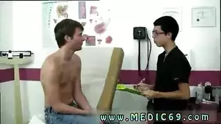 شعر طويل طبيب جوارب طويلة