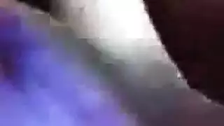عاهرة ناضجة تتوسل للسائل المنوي على مكياجها