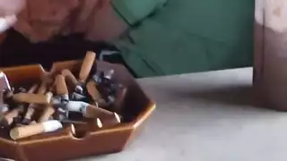 مراهقة في الخارج xxx: تدليك كسي وهمسات شهوانية