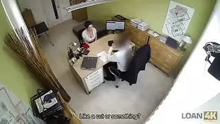 شرج احترافي: فتاة مكتب ذات أثداء كبيرة تكسب راتبها