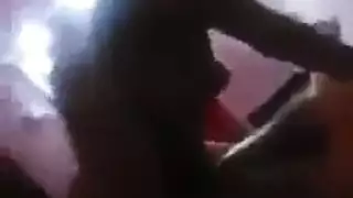 فتاة جزائرية صغيرة تُدمر بقضيب سوري كبير