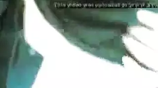 لقطات خفية إباحية: فتاة محجبة تحصل على تدليك لثدييها في متجر عام