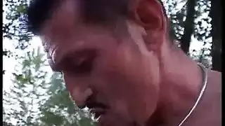 حفلة نيك كلابي مع امرأة ناضجة ممتلئة في الخارج