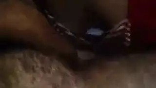 عاهرة بالقميص الأحمر: إثارة، جماع خشن، وجنس فموي