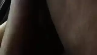 مداعبة أسماء لنفسها تتحول إلى جنس الفارسة الجامح