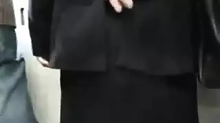 مطلقة ساخنة تأخذ قضيب شاب عميقاً في طيزها النارية