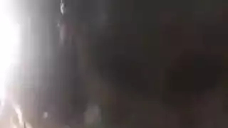 قضيب الدولار الإباحي يضرب في حركة جنسية صريحة