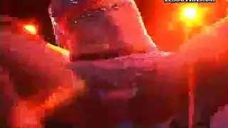 من حركات الرقص إلى إيقاعات غرفة النوم: لعب قاسي بالفرج