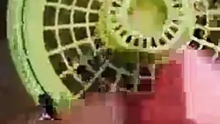 فرج نجم إباحي مطلي بطلاء أحمر