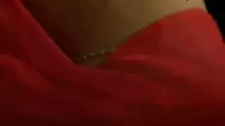 فتاة بوليوود تملأ شفتيها وفرجها في فيلم سكس صريح