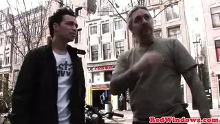 فرج مبلل يُرشف ثم أخذ قضيب سميك وصلب