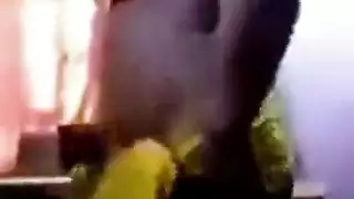 فيلم منزلي صريح: رقص البكيني العراقي يتحول إلى فعل صريح