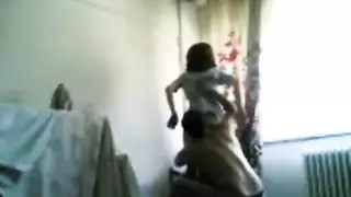 مراهقة عربية جديدة في مشهد جنس صريح