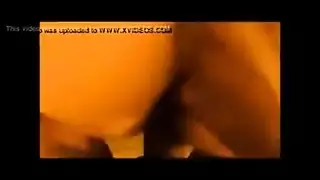 الفتاة الشبقية تركب الزب بكسها المبلول وتصرخ