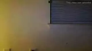 أرملة عربية ترتدي ملابس داخلية مغرية تستمني على مهبلها المبلل حتى النشوة المكثفة