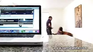 ثنائي كولومبي يمارس الجنس مع فتاة مغرية في فيلم بورنو مثلث قاسي