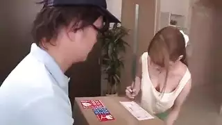 أثاث ممتلئة وحلمات قاسية في جلسة جماع ساخنة