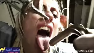 إباحية ذات طابع رعب: طبيب مخيف يمارسها معها في الجناح