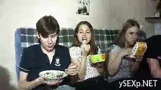 اجمل سحاب بين فتاتين في يوغا