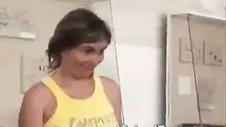 تفريق الأرداف التونسية عرض مقرب للفرج والمؤخرة