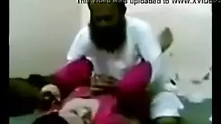 بورنو وضعية الكلب: رجل متدين ينيك عاهرة مدفوعة بعمق