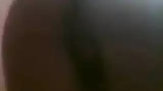 مراهقة مغربية ممتلئة الجسم تثير فرجها المبلل وتنزل بشدة لأحد متابعيها على السوشيال ميديا