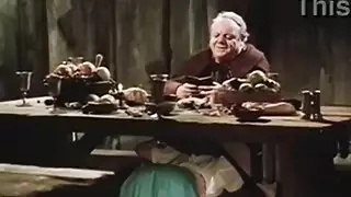 جنس فموي في الشركة: مدير ناضج يحصل على فم مبتل من موظفة مستعدة