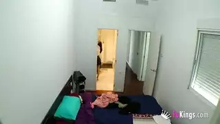 من متابعة البروفايل إلى ركوب قضيب صريح