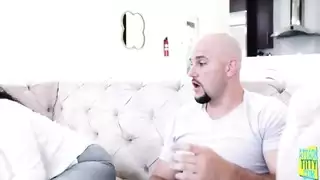 فتيات سكرانيات يقدمن كل شيء في فيلم إباحي